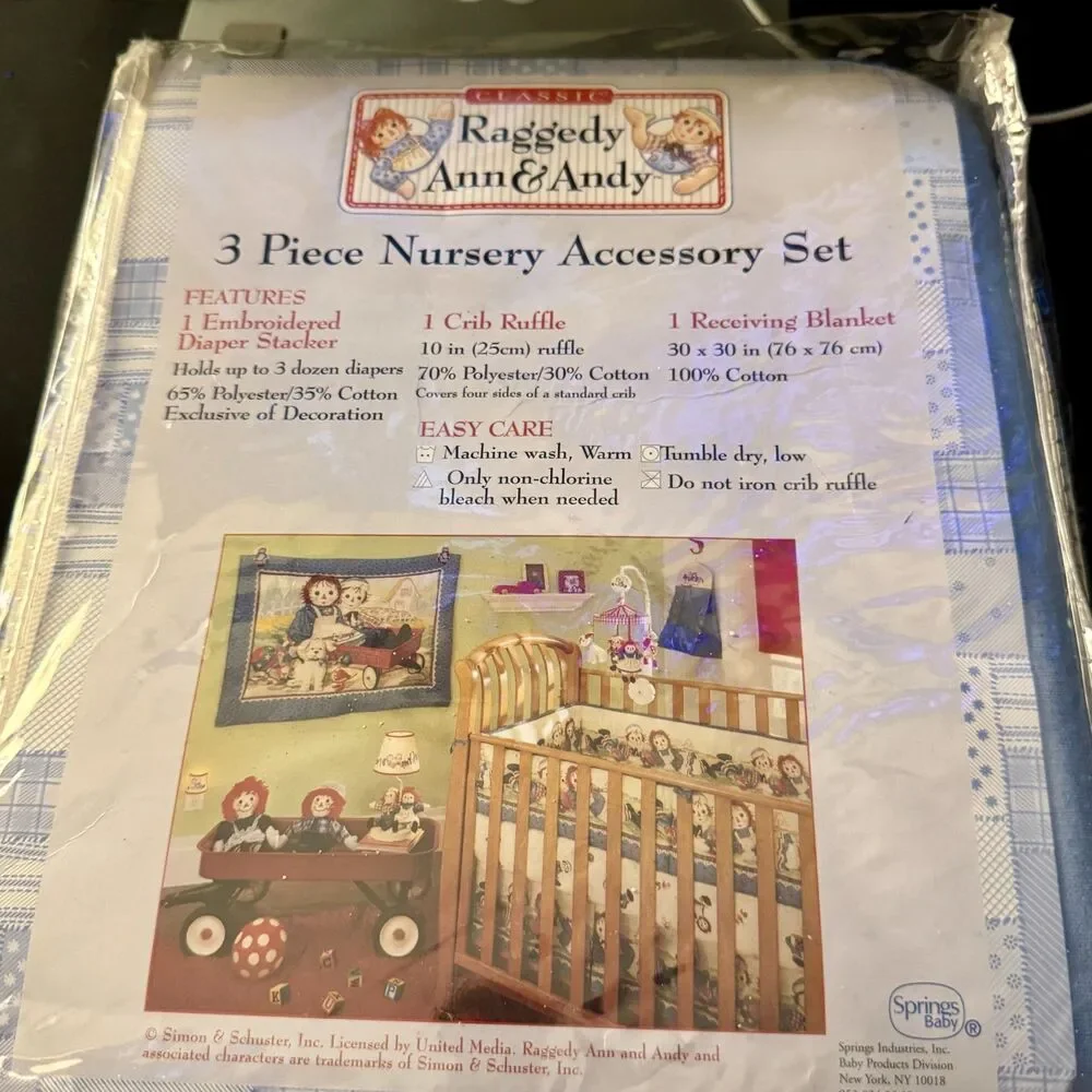 Classic Raggedy Ann & Andy 3-Piece Nursery Accessory Set/boarder/stickers VTG